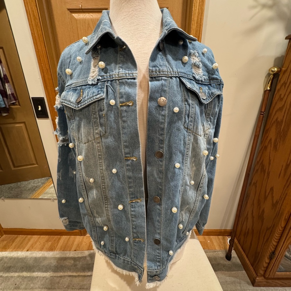 Pearl-Appliqué Light Blue Denim Jacket - Women